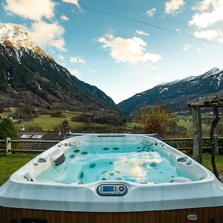 Modern Charme Studio In Chalet Villa Ponto Valentino Bagian luar foto