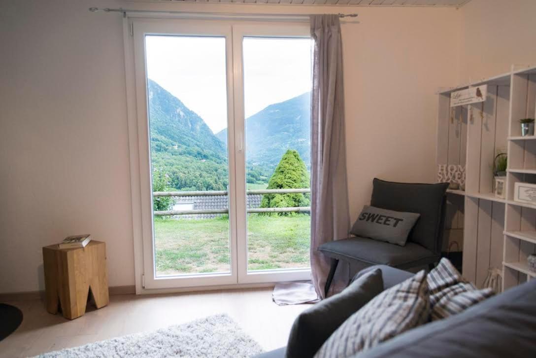 Modern Charme Studio In Chalet Villa Ponto Valentino Bagian luar foto