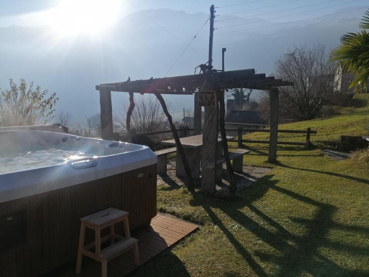 Modern Charme Studio In Chalet Villa Ponto Valentino Bagian luar foto